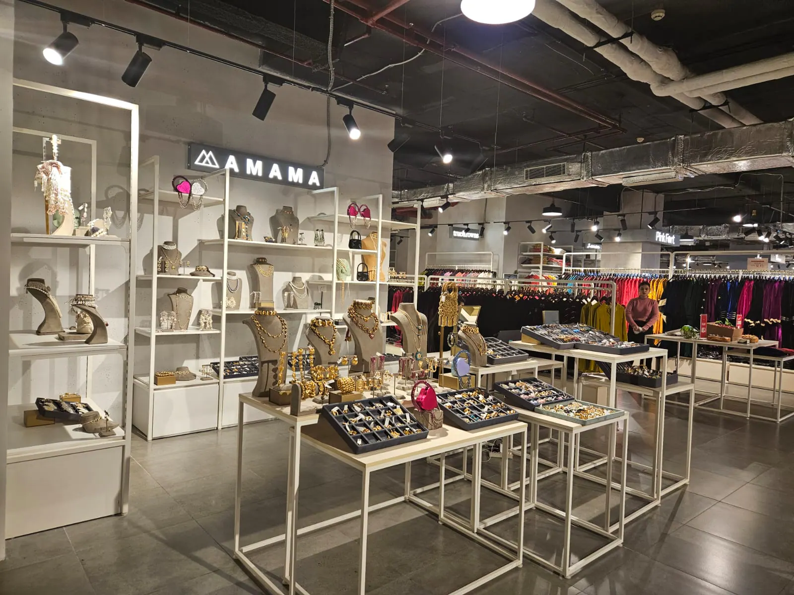 VM Live retail project 01
